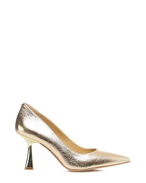 clara metallic pump price